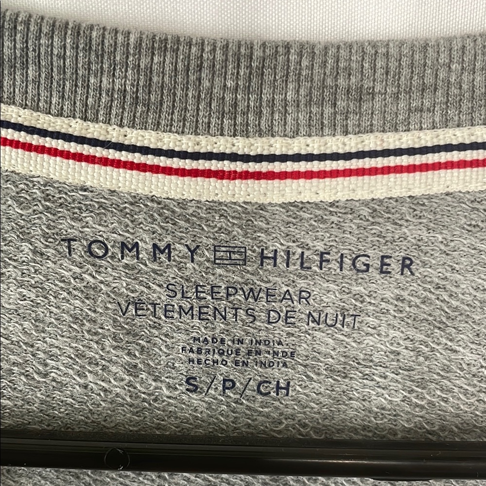 Hilfiger Gray Sweatshirt with Red and Blue Logo size small - Picture 2 of 4
